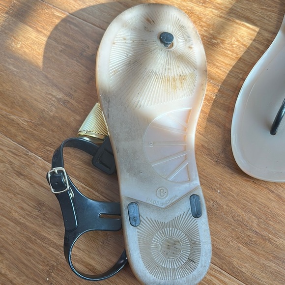 Kate Spade Black and Gold Bow Jelly Sandals - Picture 3 of 5